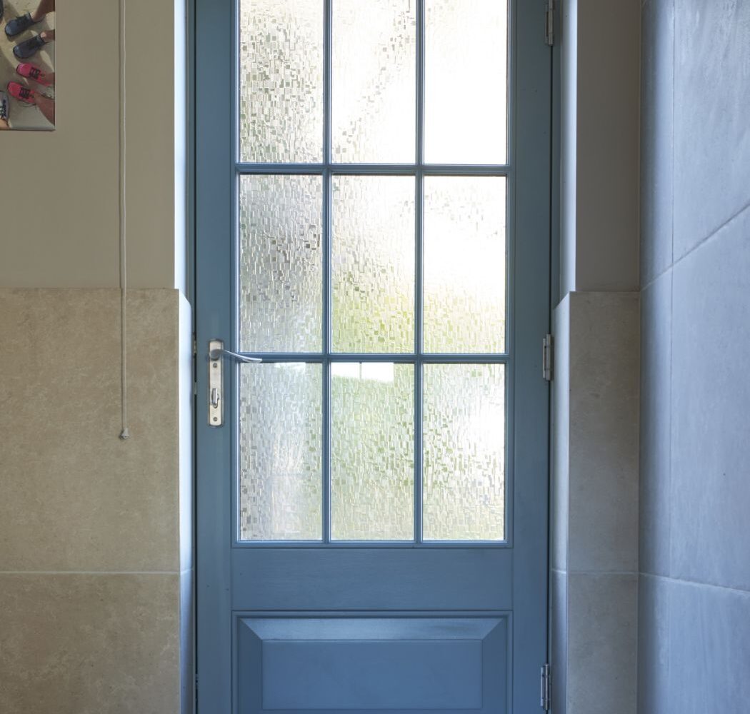 internal view of back door.