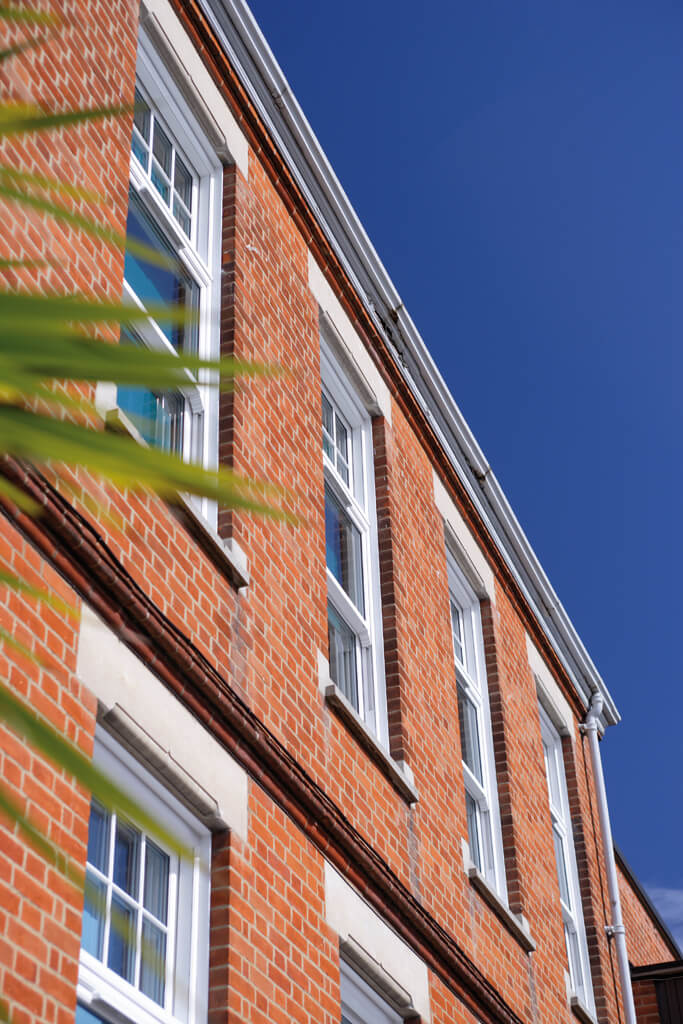 010520120156519919 s