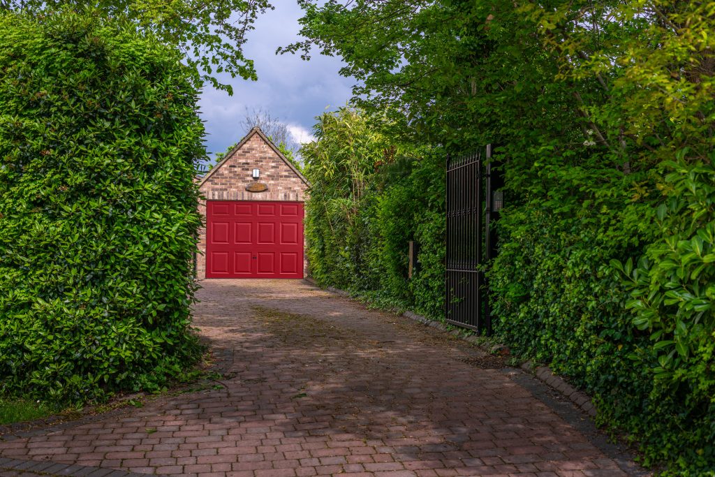 UpOver shutterstock 2465500913 2 2